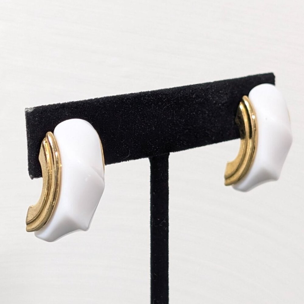 Vintage Avon White Lucite Ribbed Gold Tone Drop Semi Hoop Earrings